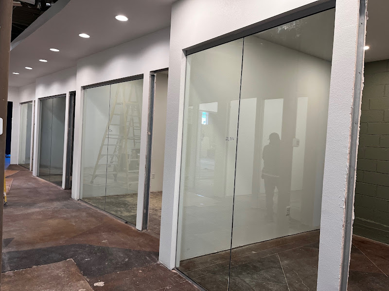 V&A Commercialglass LLC