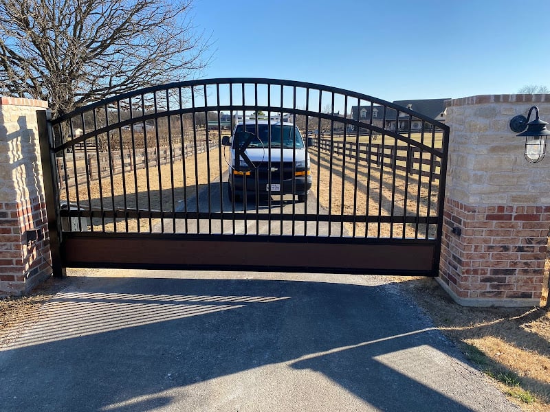 Everlast Gates & Fence