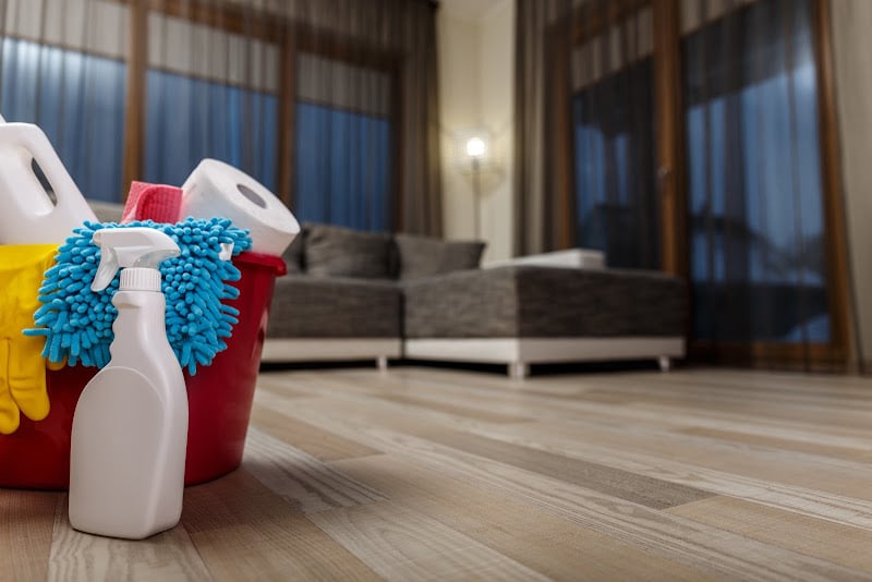 Kiki's Cleaning Services LLC