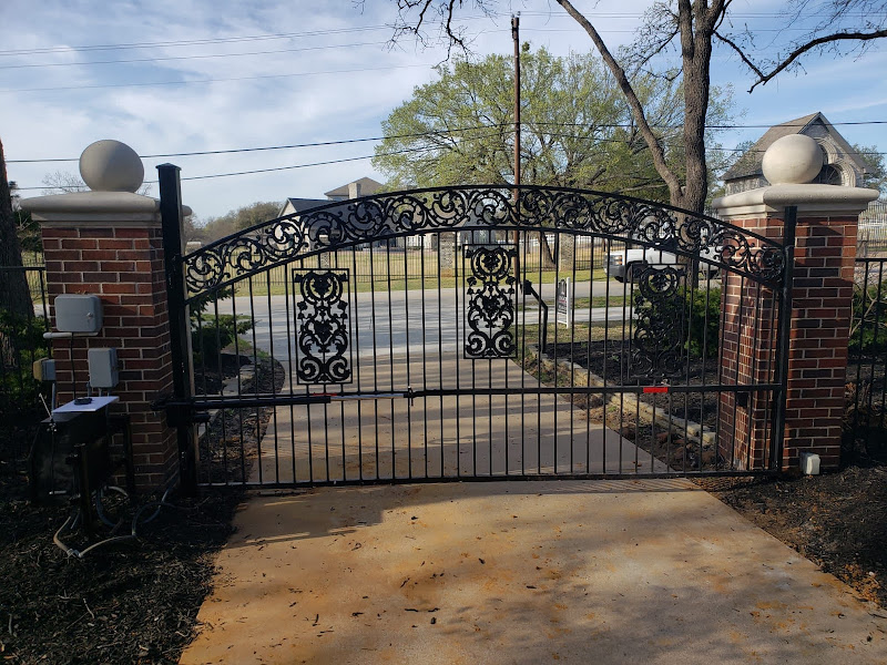 Everlast Gates & Fence
