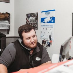 Barebones Auto Repair - Denton