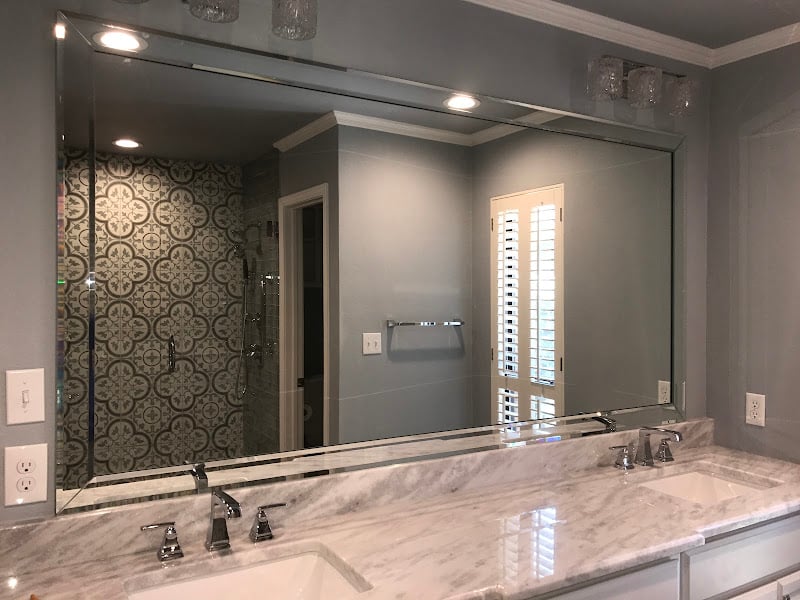 Molina Glass & Mirrors
