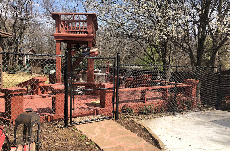 DENTON FENCE LLC