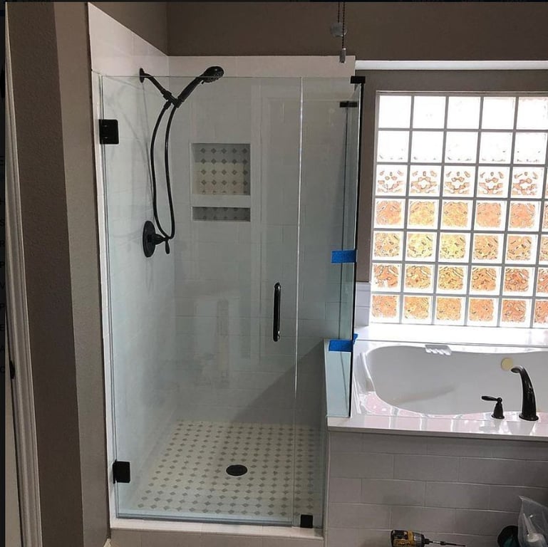E & M Glaziers