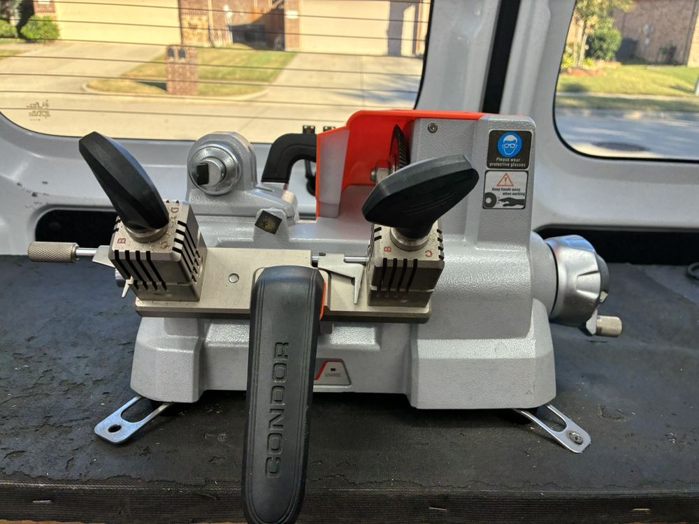 IK7 Locksmith