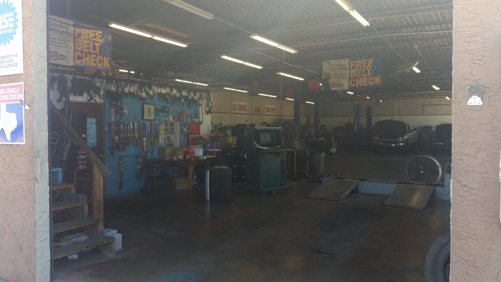 Lynn's Auto Care