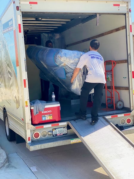 Dependable Dallas Movers and Junk Removal