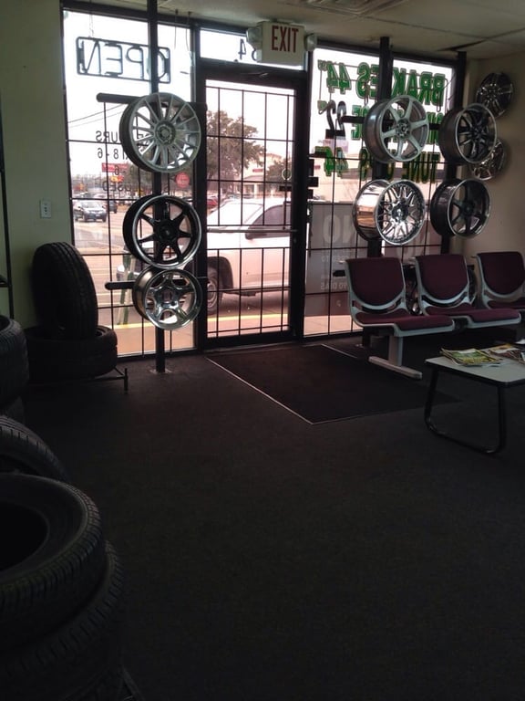 Ross Auto & Tire Shop
