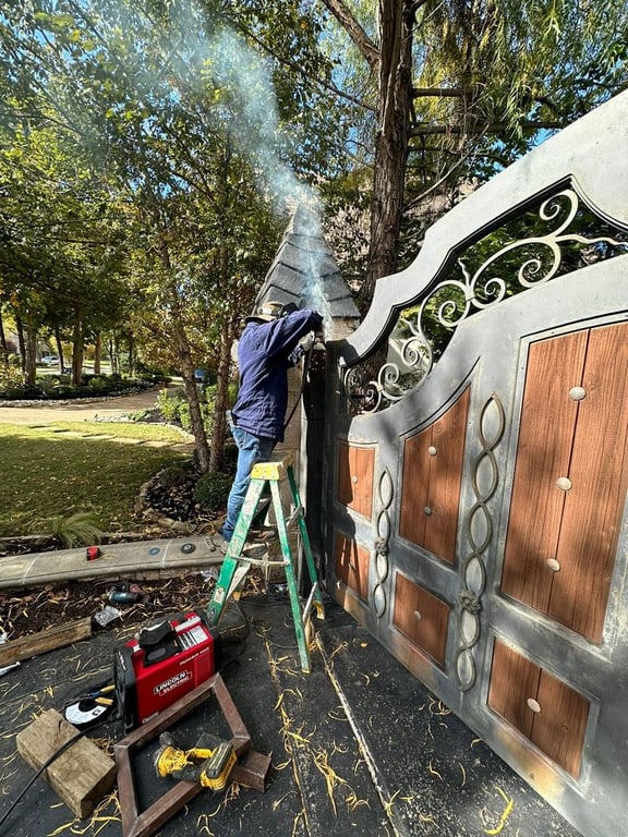 Everlast Gates & Fence