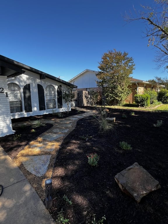River Oaks Landscaping