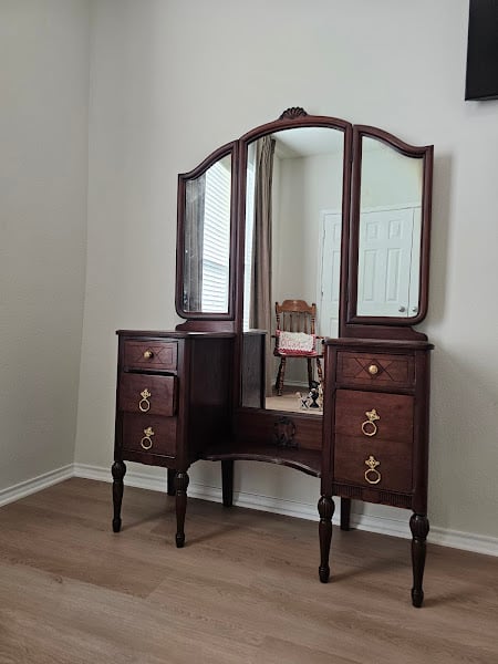 A & B Glass & Mirror