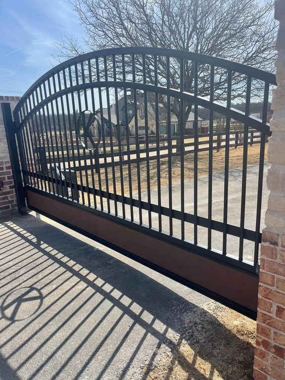 Everlast Gates & Fence