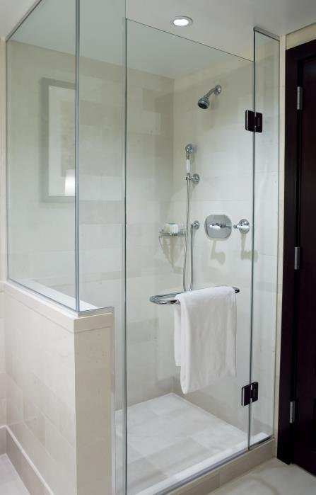 Super M Glass and Aluminum
