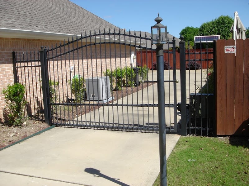 Buzz Custom Fence
