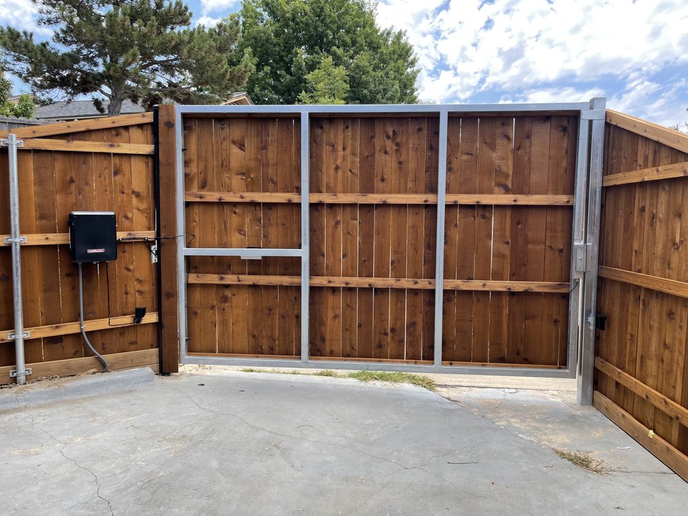 Garrett’s Gates And Garage Doors