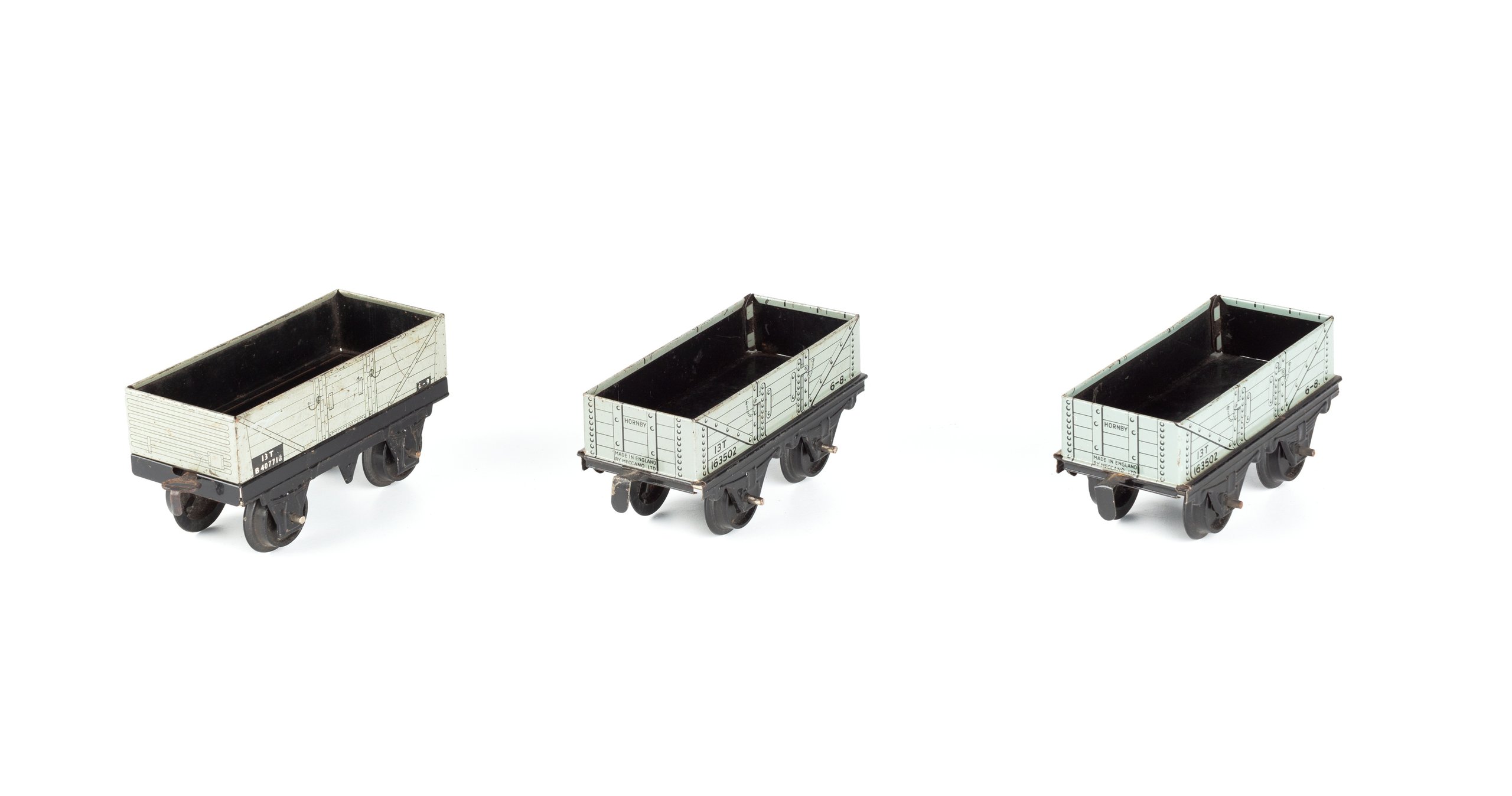 Hornby railway carriages and wagons by Meccano