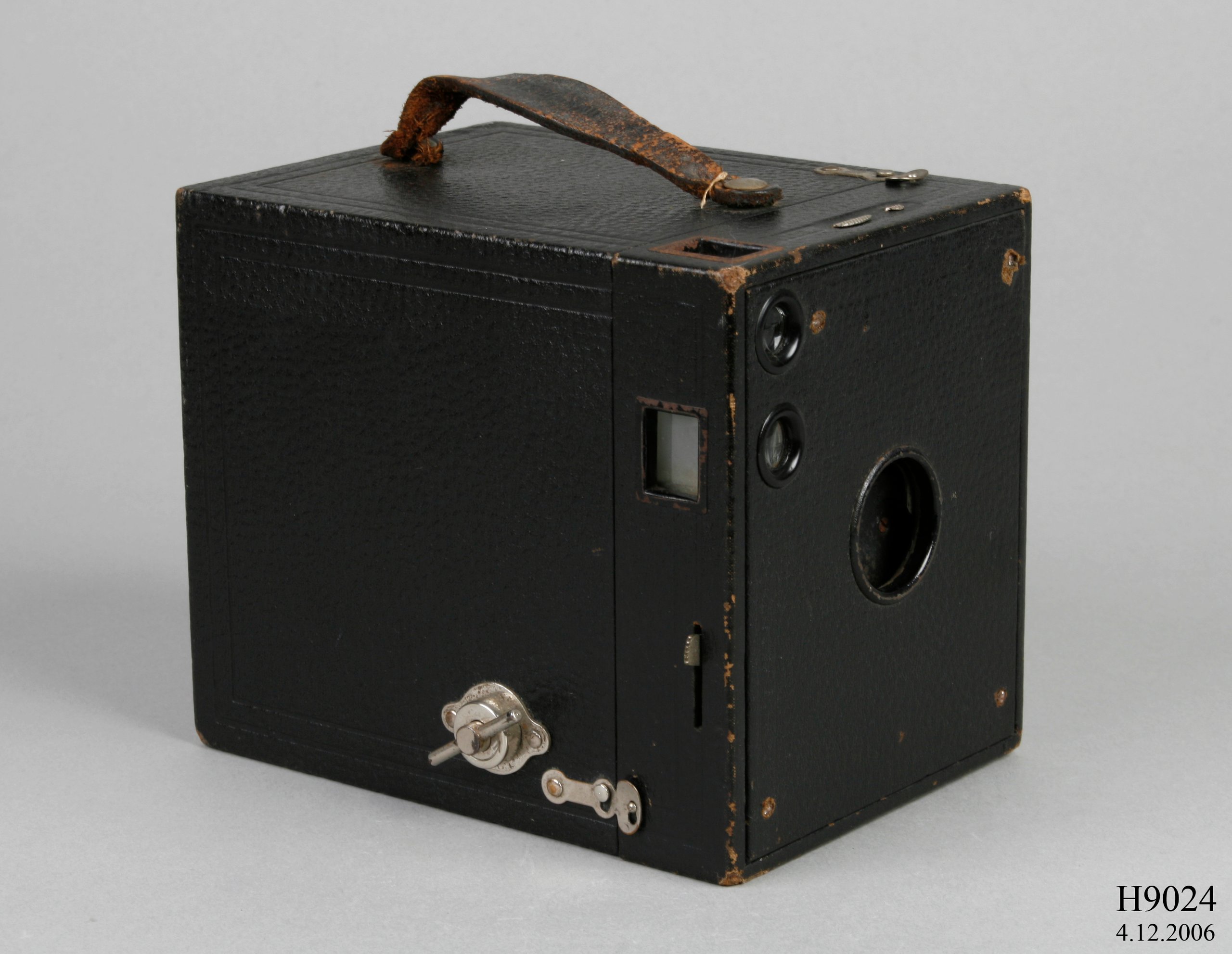 An Eastman Kodak 'No. 3 Brownie Model B' camera