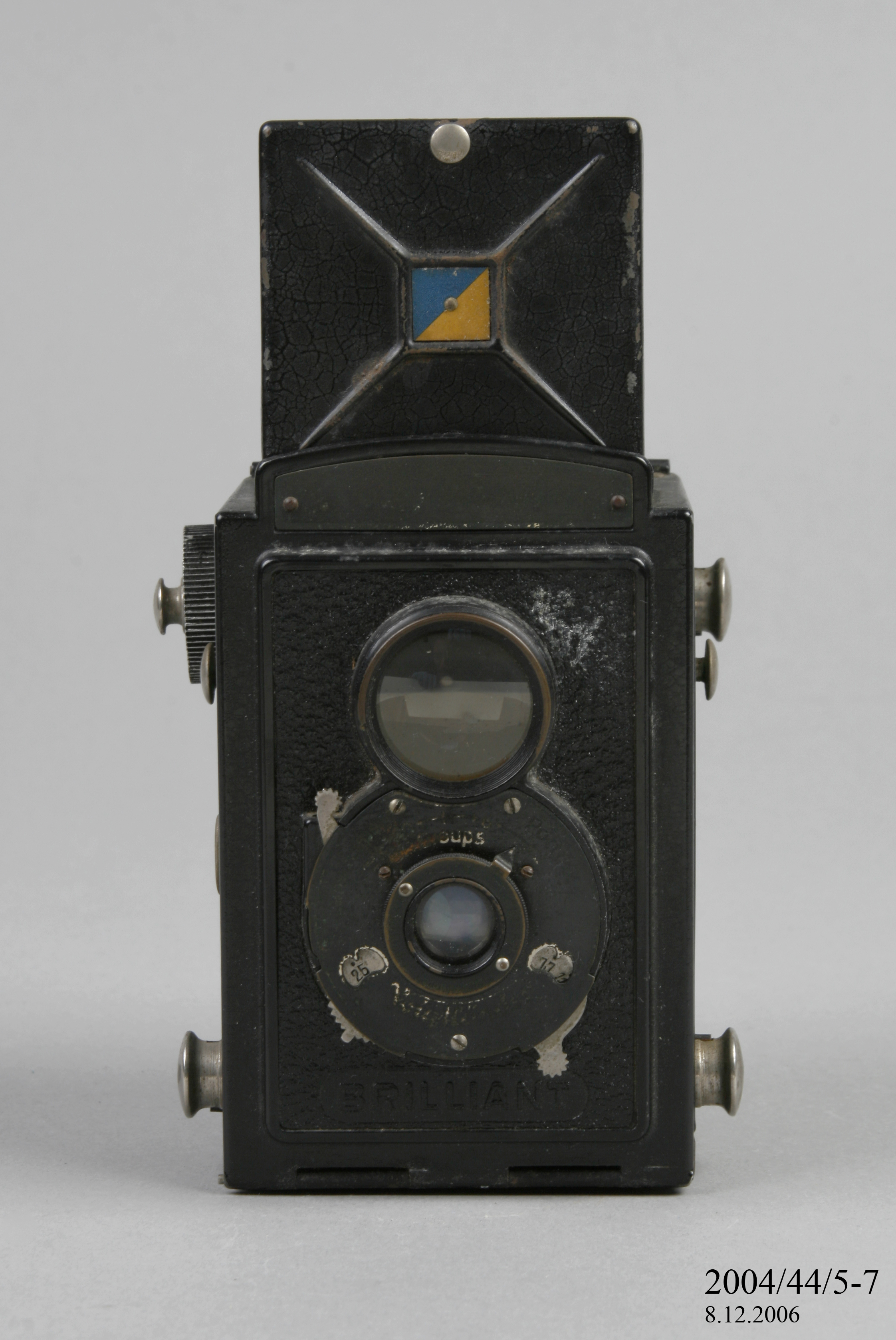 A Brilliant box camera made by Voigtlander