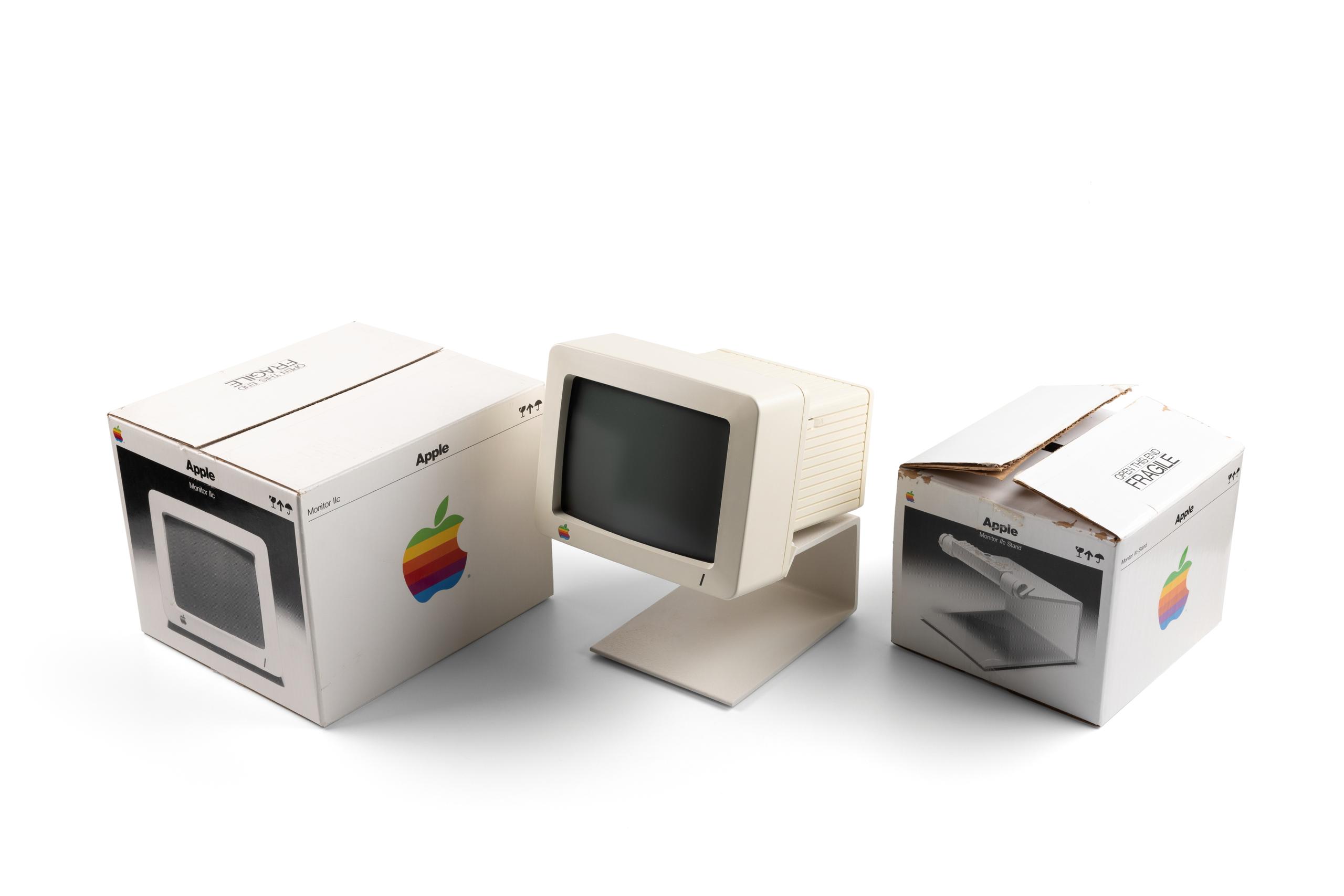 Appleのコンピューター Powerhouse Collection - Computer system including Apple IIc