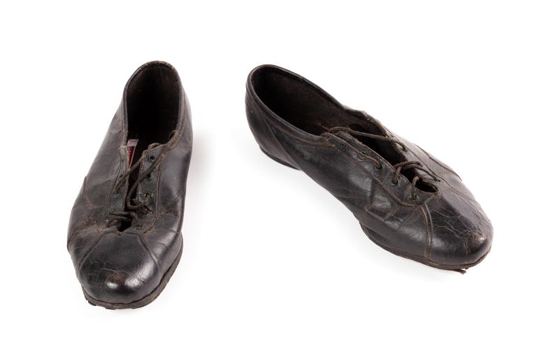 Pair of mens cycling shoes used by Ron Cazey