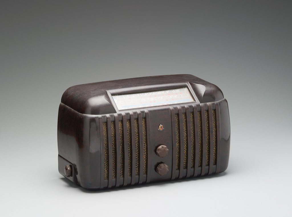 Radio made by Stromberg-Carlson