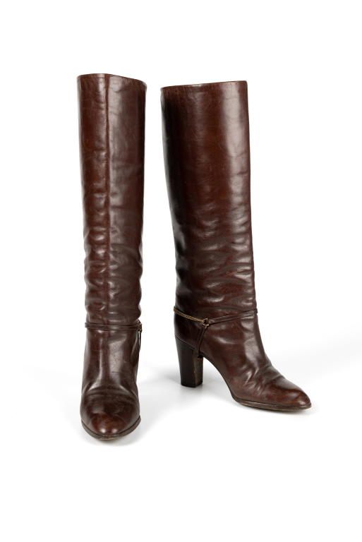 Pair of womens boots by Papoucci