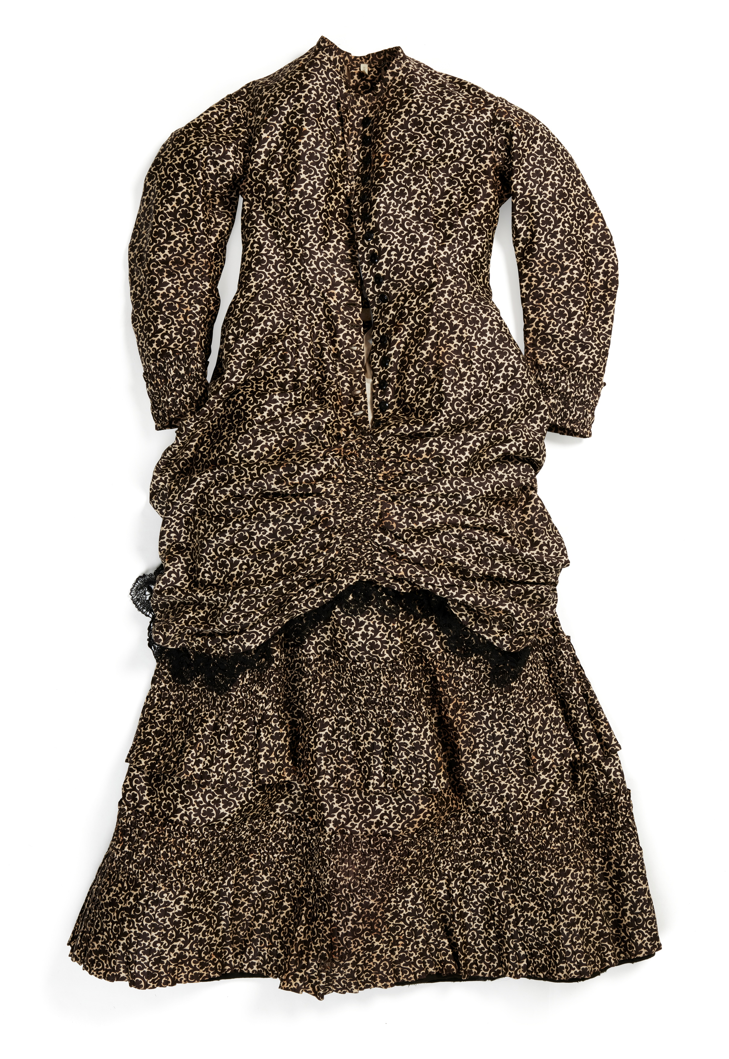 Mid 19th century day dress with bustle
