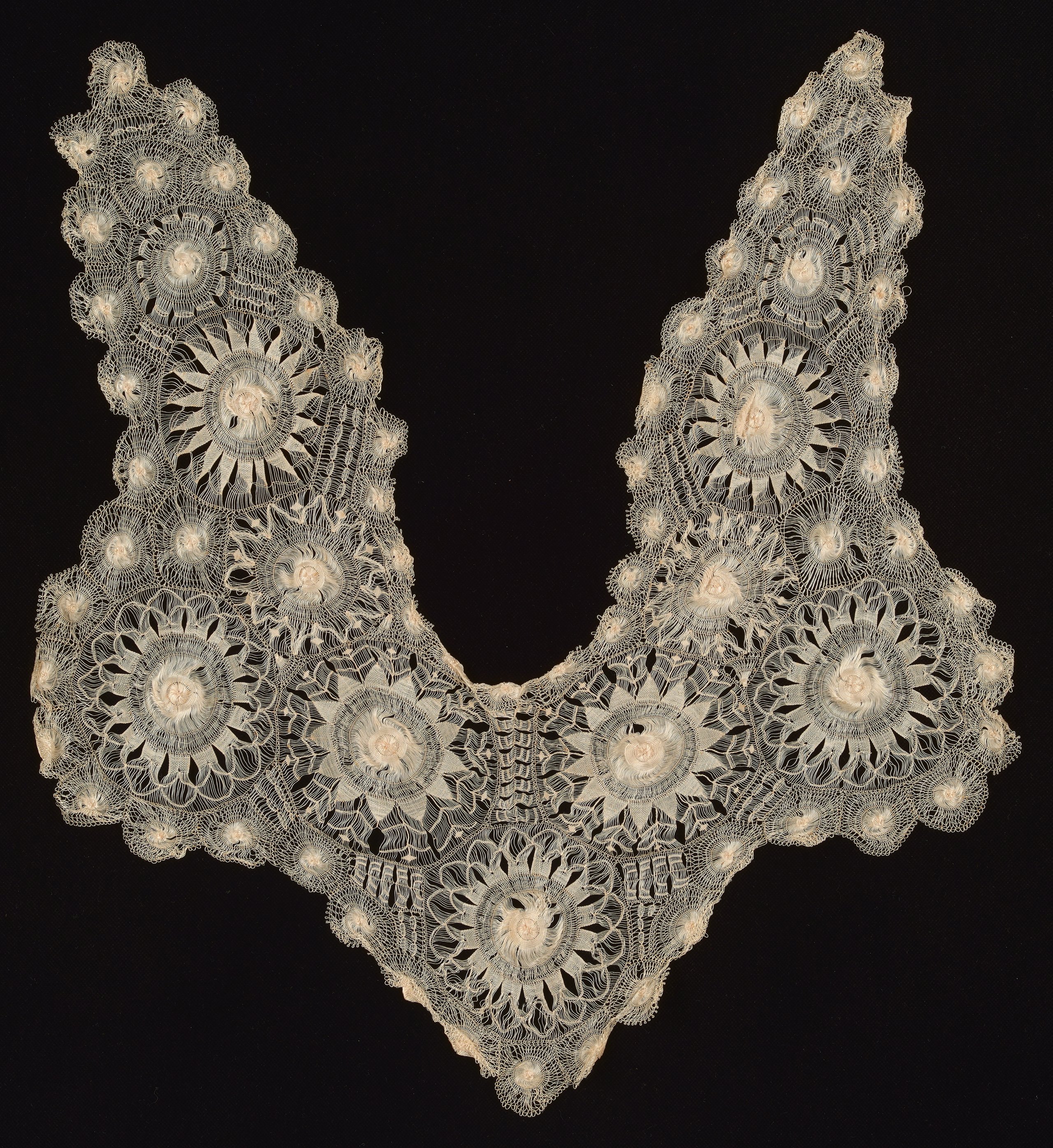 'Nanduti' lace collar from Paraguay