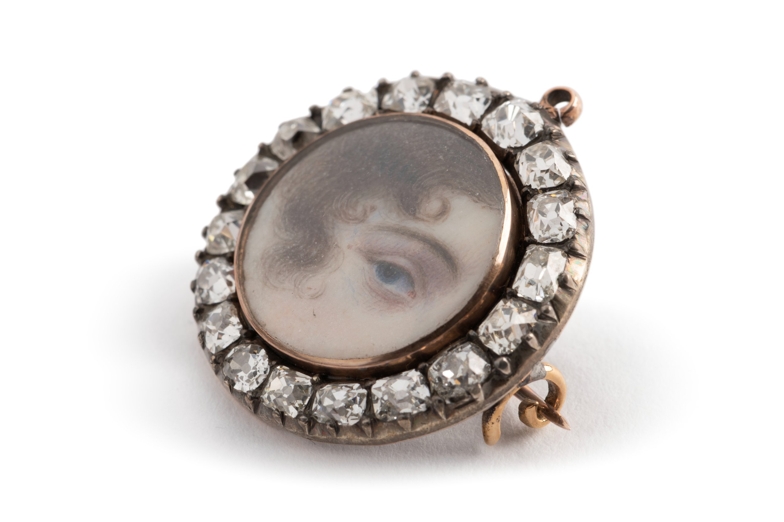 Eye portrait brooch