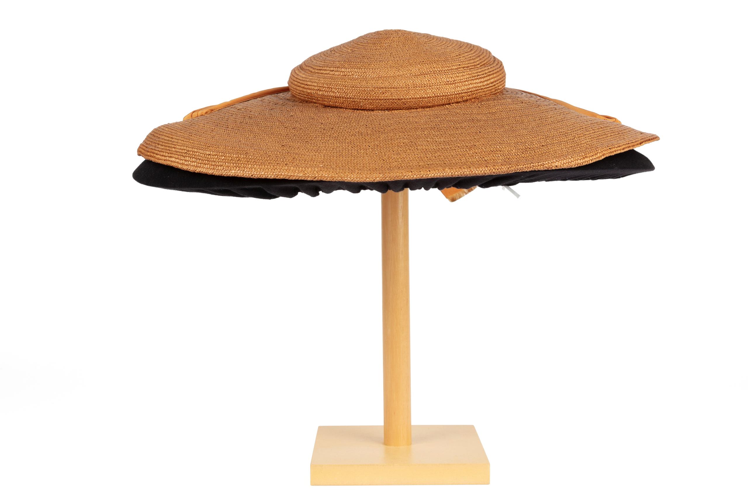Wo men\'s Dior sun hat Designer Hats & Gloves for Women | DIOR main image 4