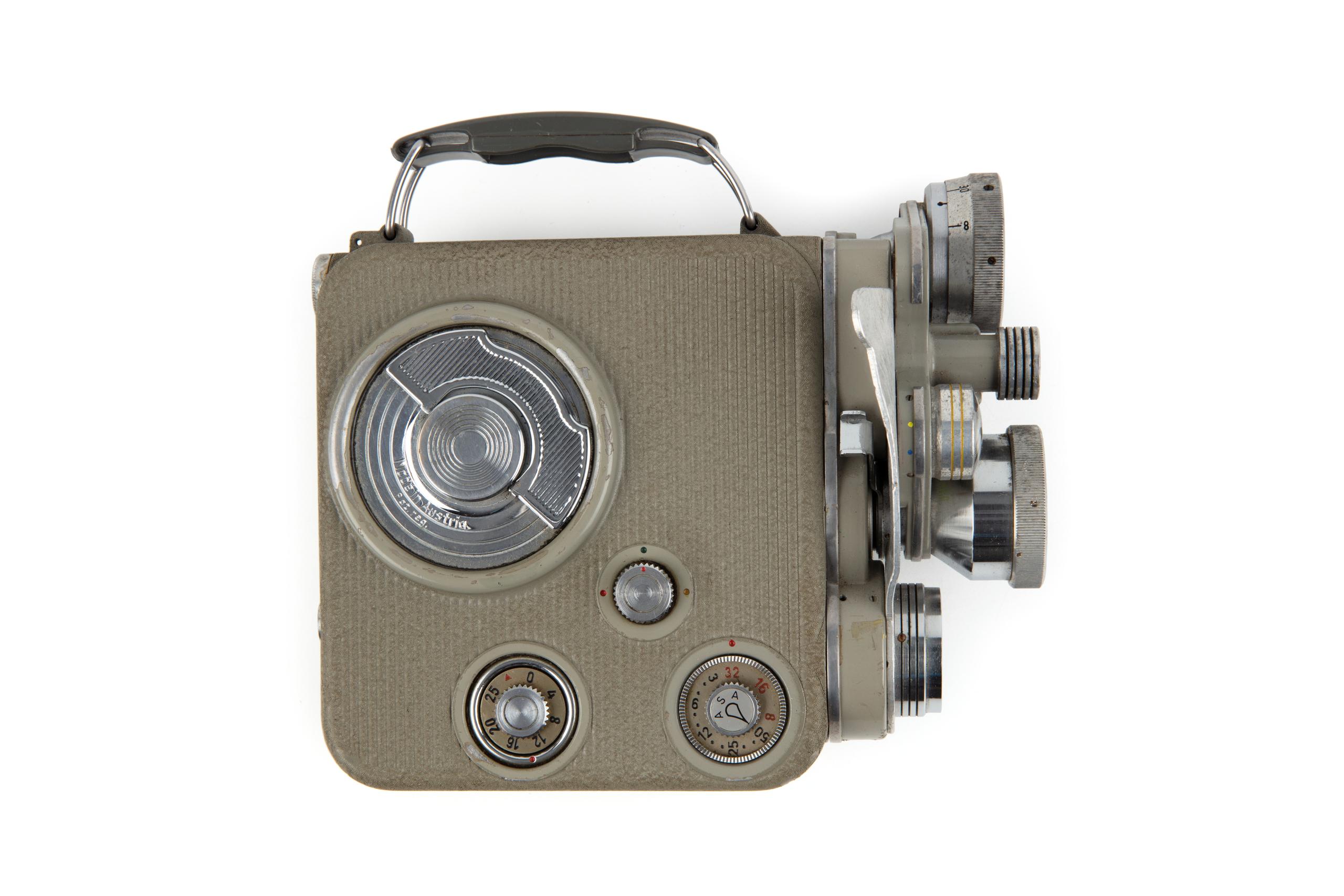 EUMIG C3R オーストリア製 8mm映画カメラ 三連ターレット式レンズ EUMIG C3R オーストリア製 8mm映画カメラ 三連ターレット式レンズ