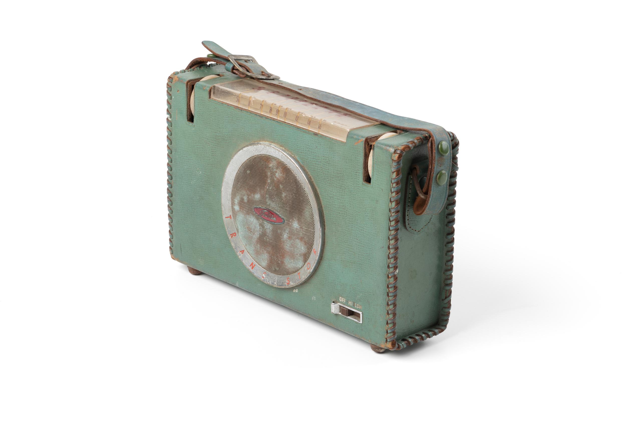 Powerhouse Collection - Toshiba transistor radio, 1957