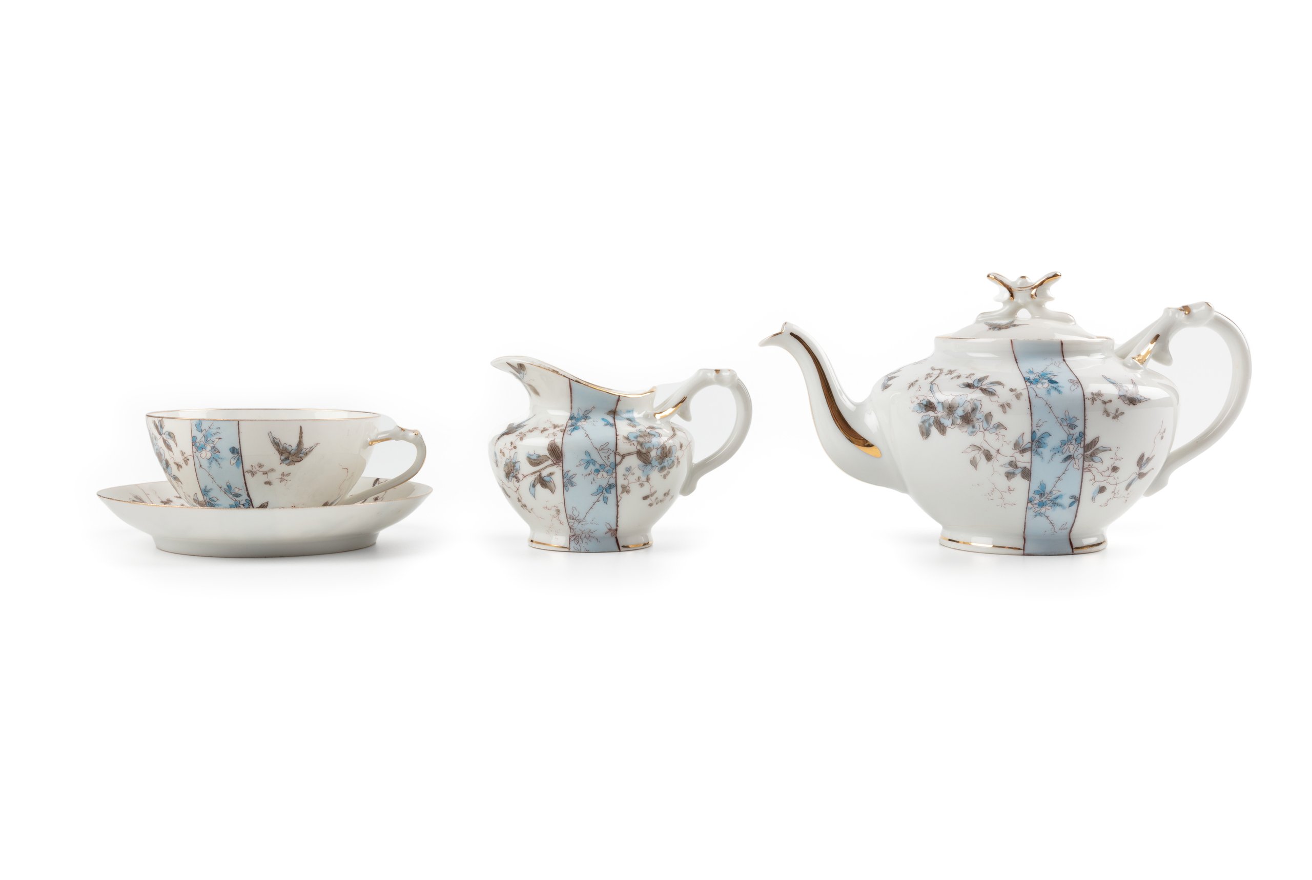 Porcelain tea service set used by the Wane family