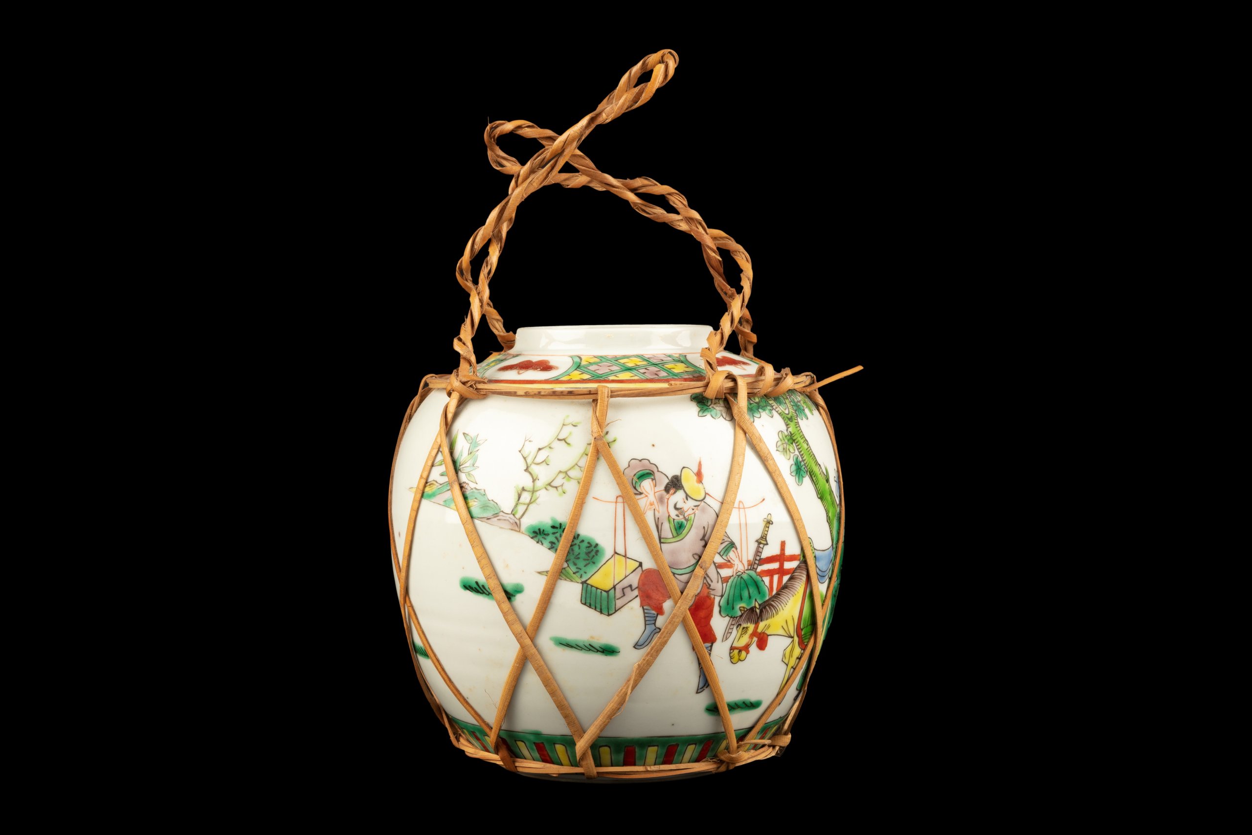 Ginger jar with bamboo handle