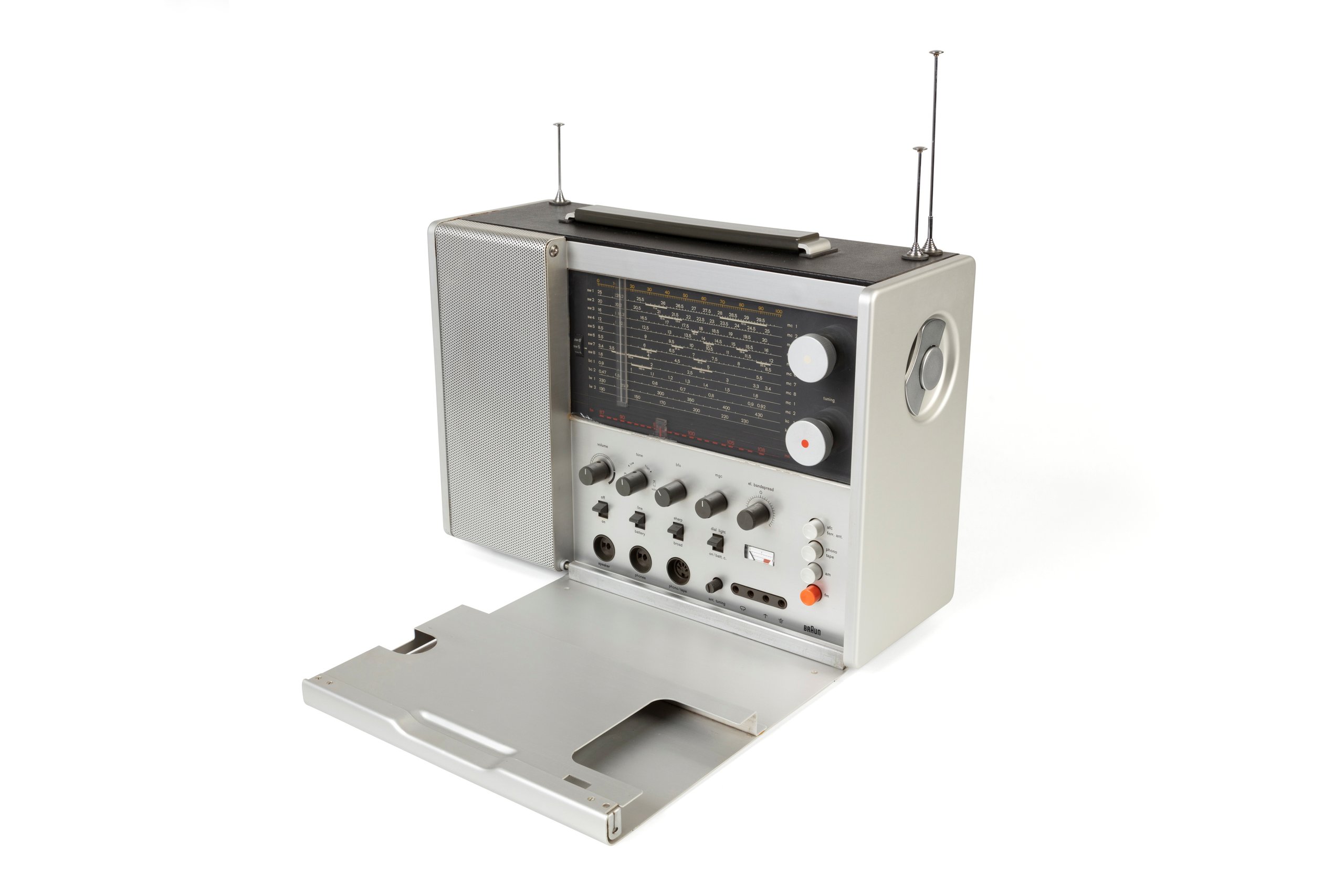 Braun T1000 multi band radio designed by Dieter Rams
