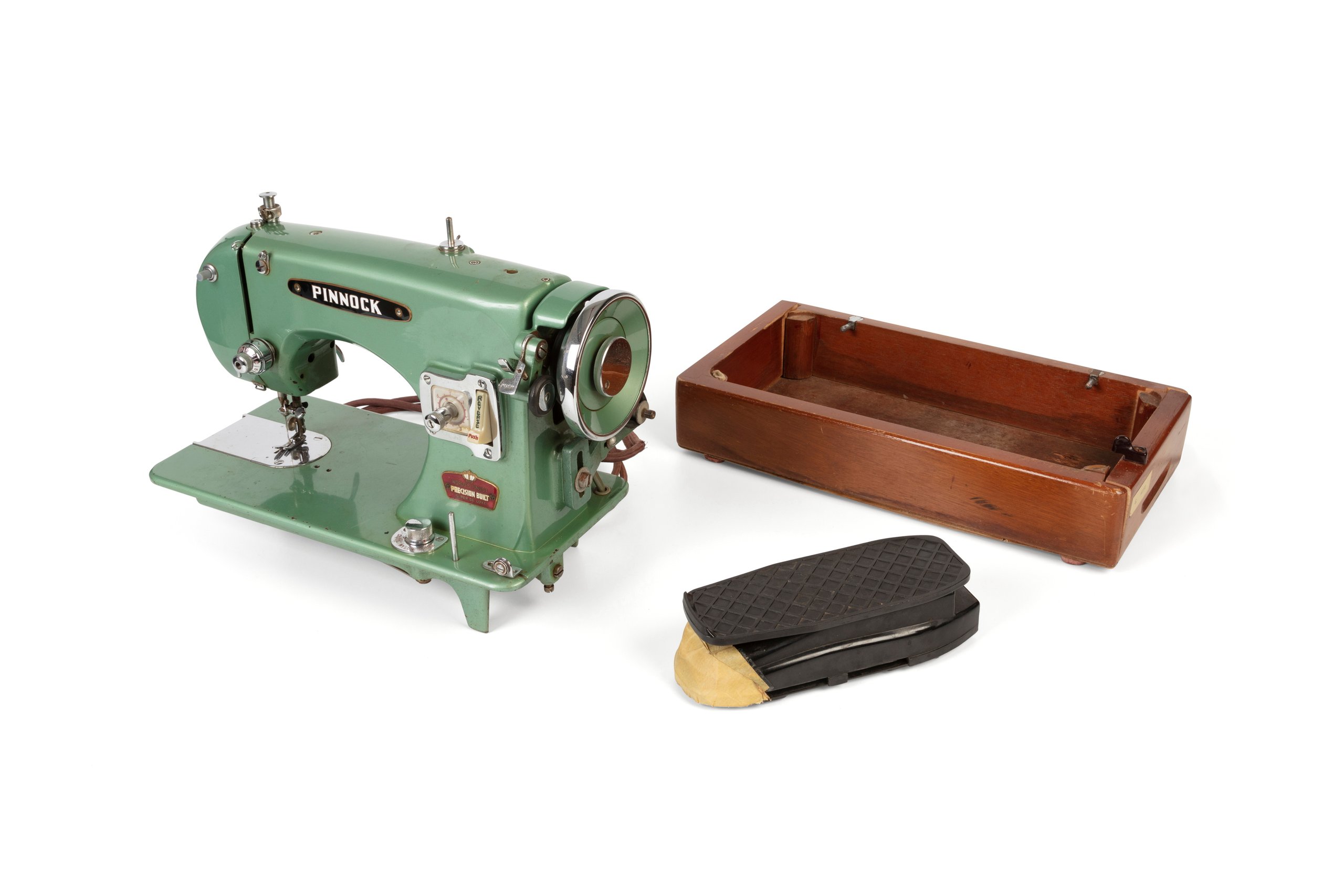 Powerhouse Collection - Sewing machine and accessories by Pinnock