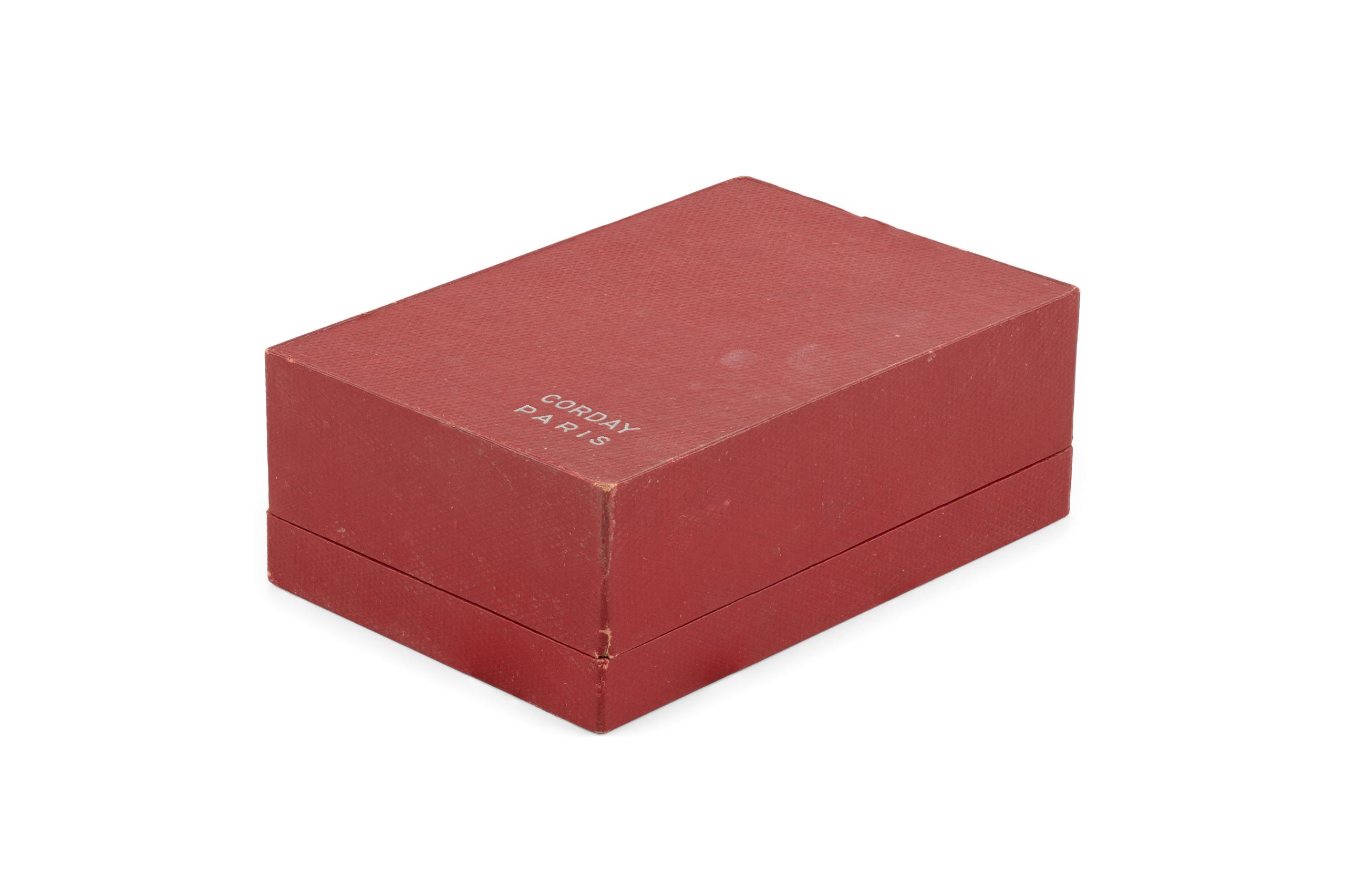 Powerhouse Collection - ⁨Bottle and box of Possession de Corday