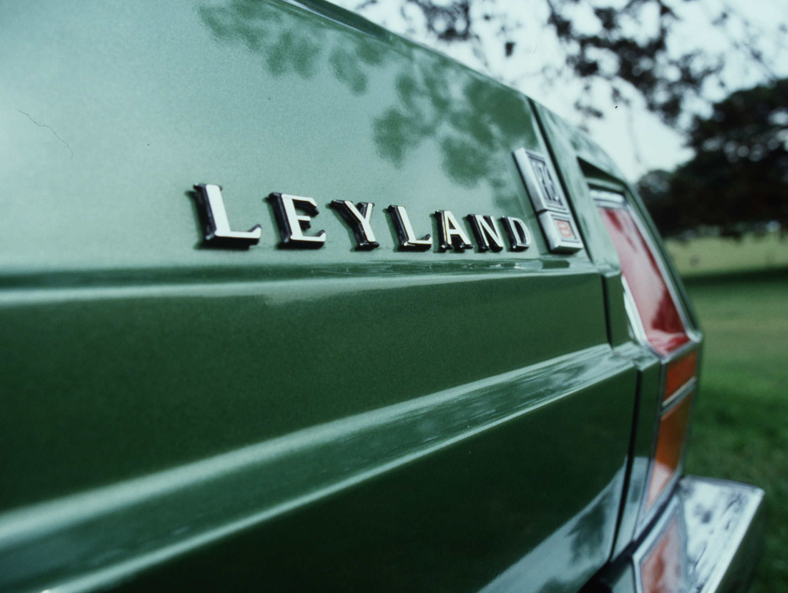 1974 Leyland P76 Super V-8 Saloon with manuals