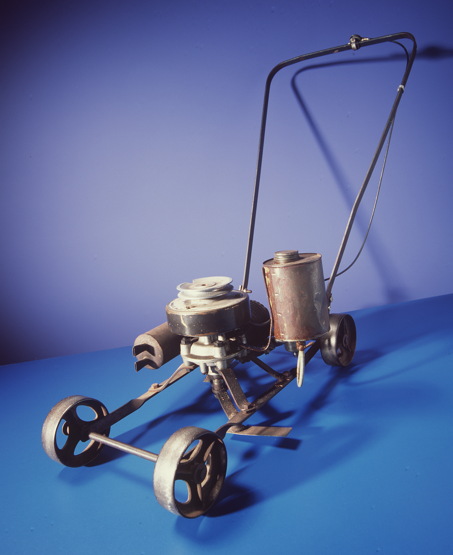 Victa 'peach tin' prototype rotary lawn mower