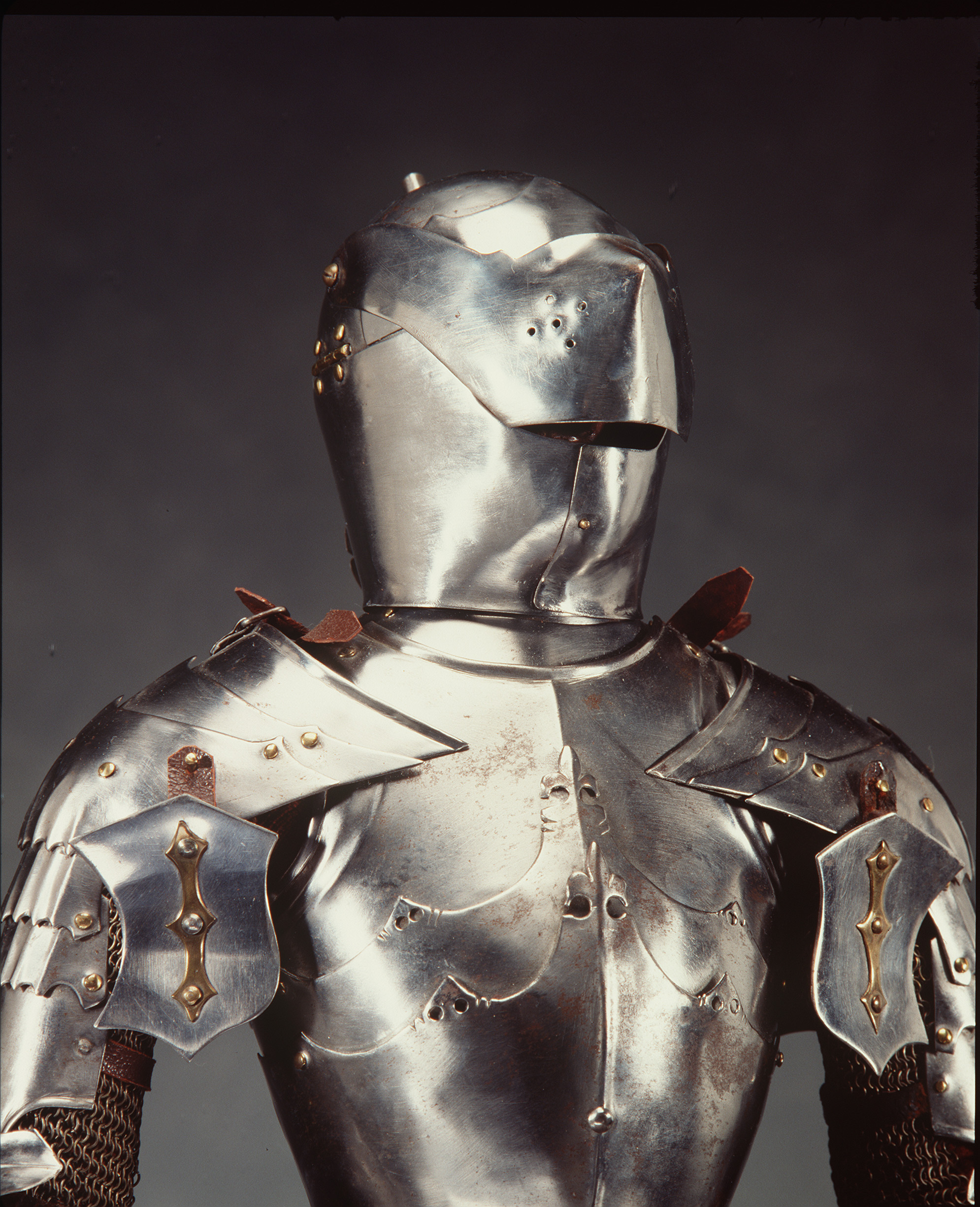 Miniature set of armour for knight and horse