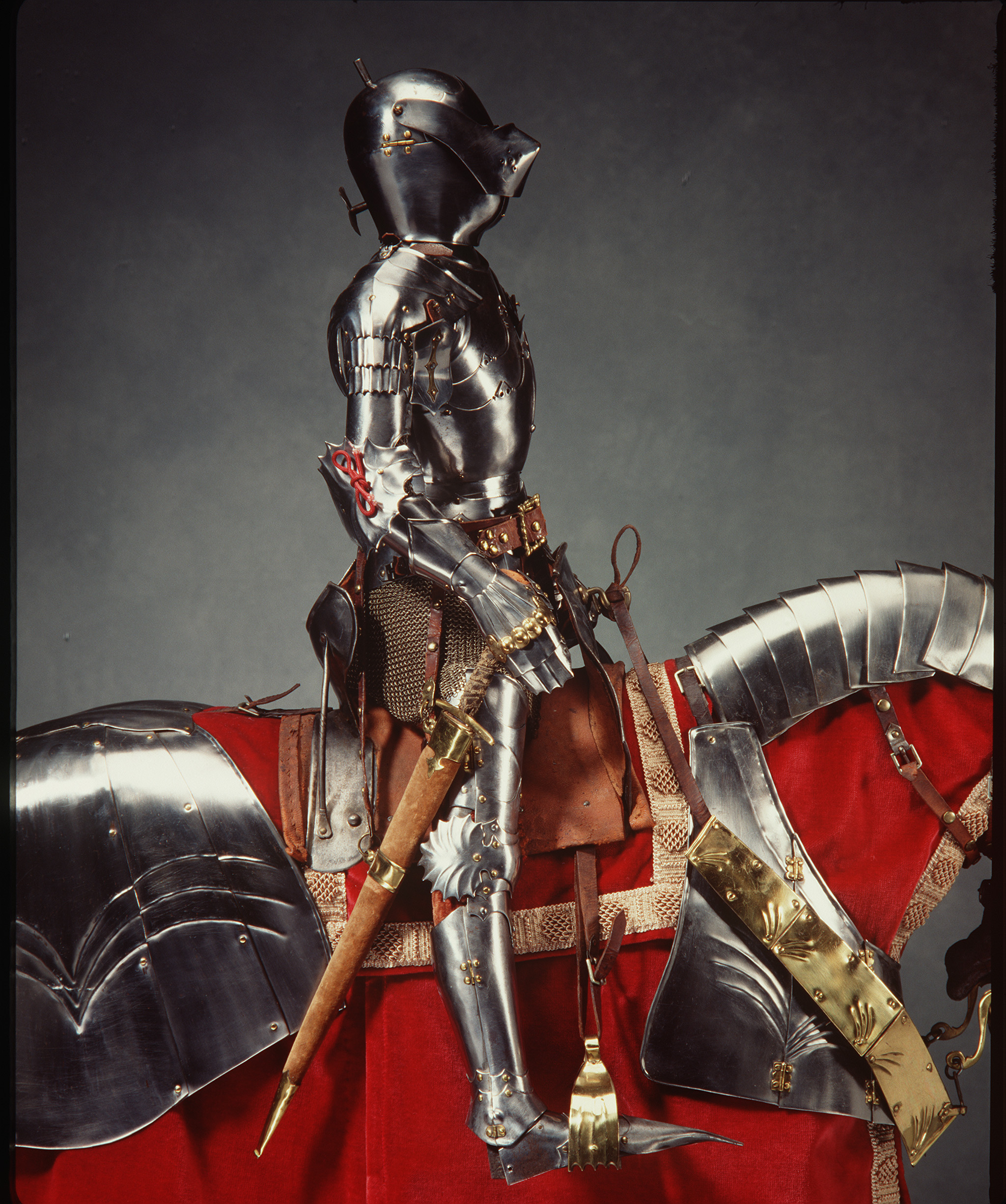 Miniature set of armour for knight and horse