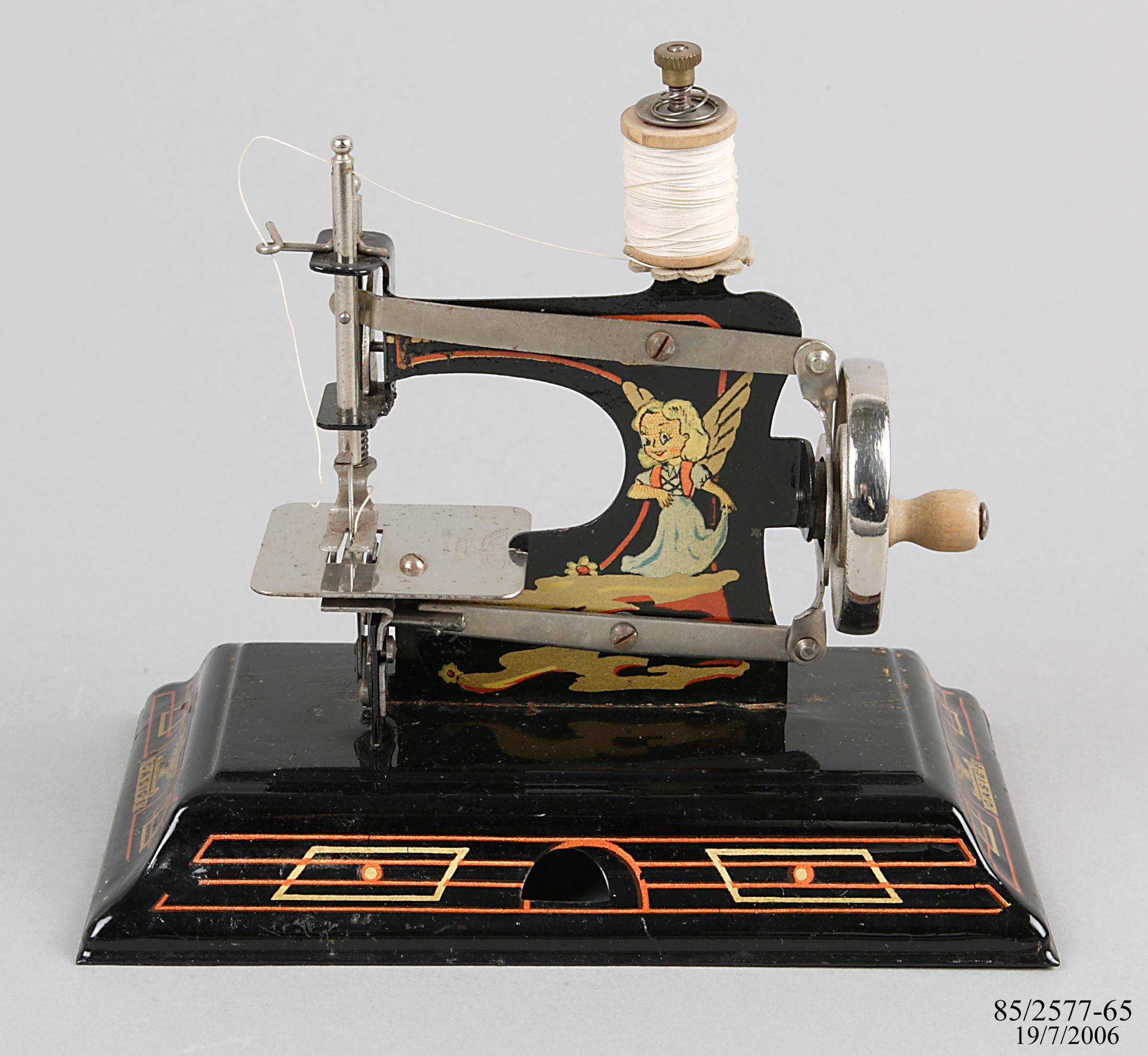 Powerhouse Collection - ⁨Casige toy sewing machine⁩, 1945-1951