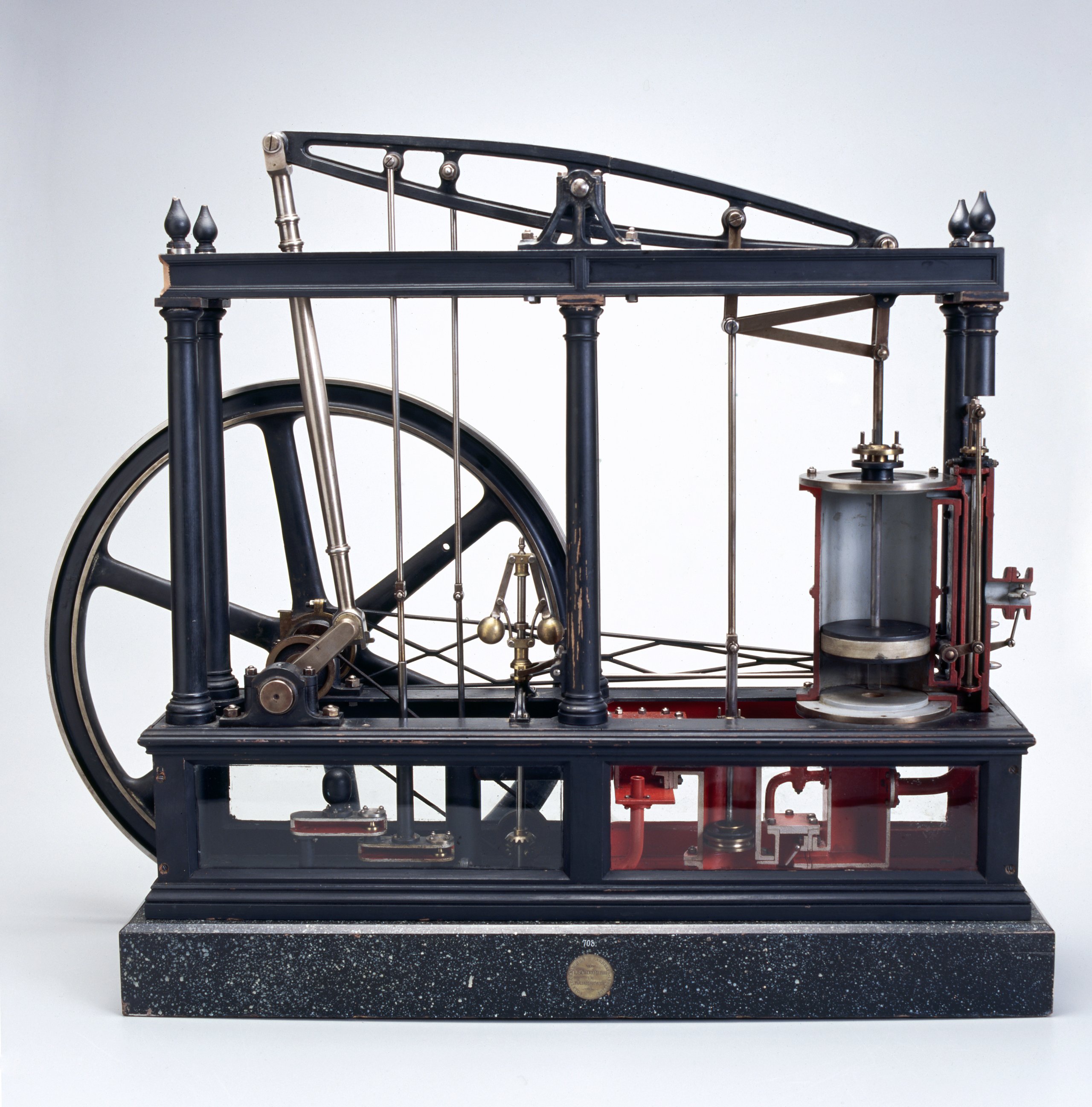 Sectioned model of a beam engine