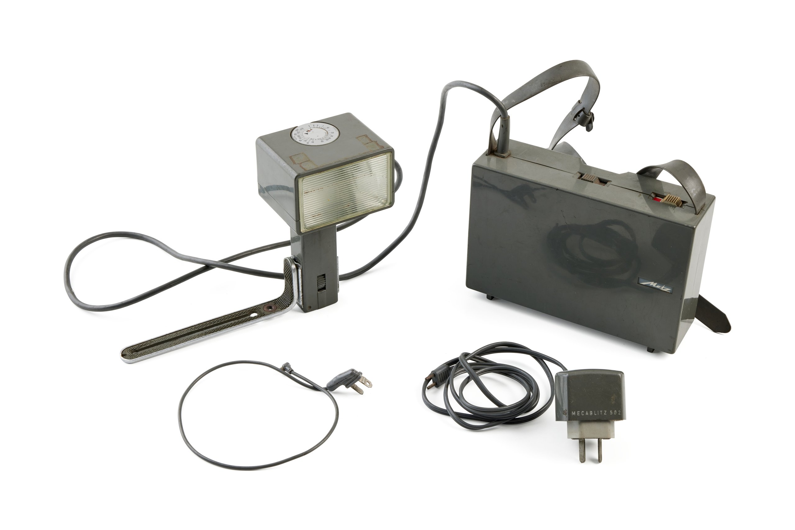 'Mecablitz 502' flash gun and accessories