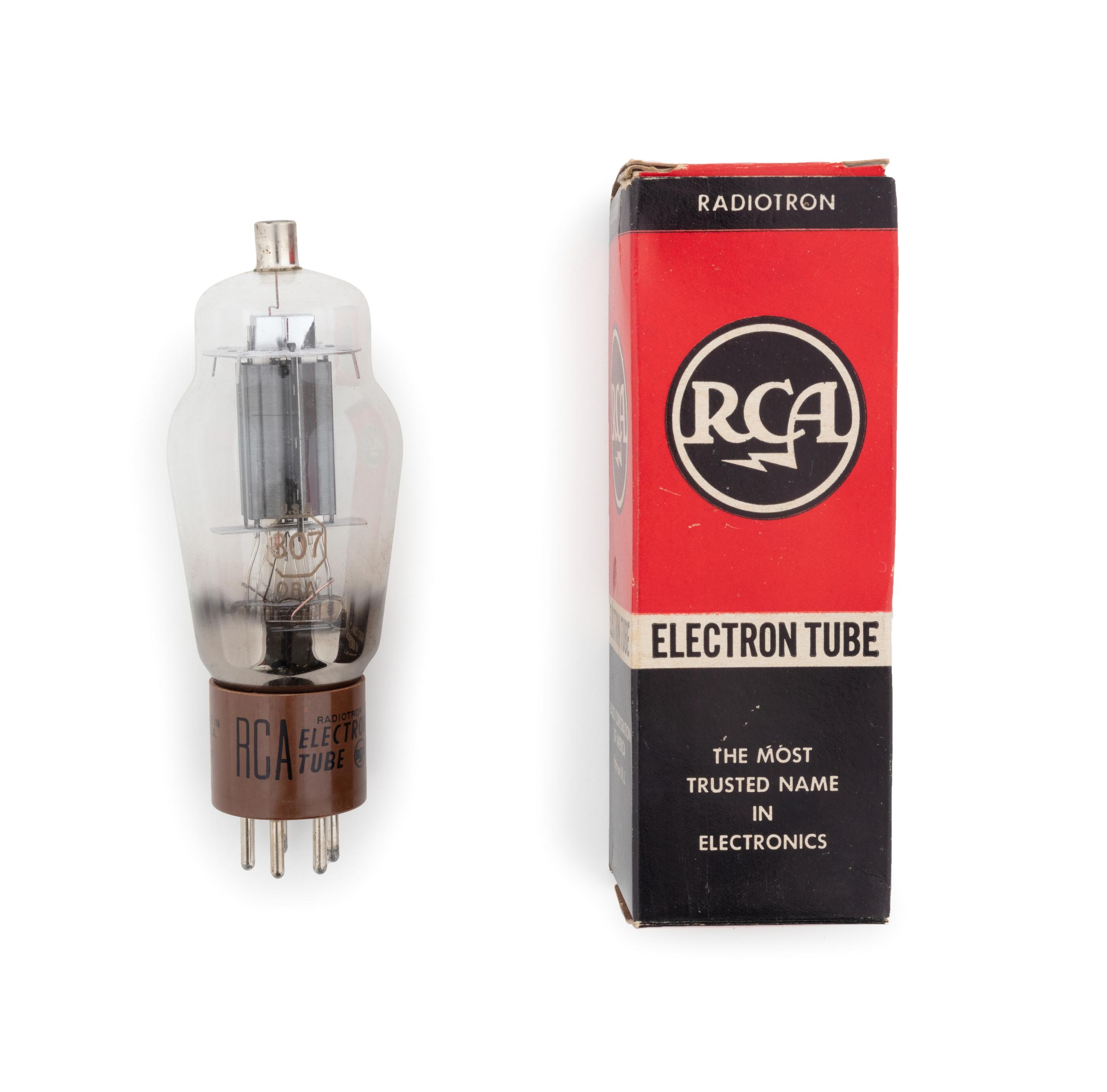 UX247 47 RCA ENGRAVED BASE TUBE RÖHRE VALVE LAMPE VALVOLA VALVULA