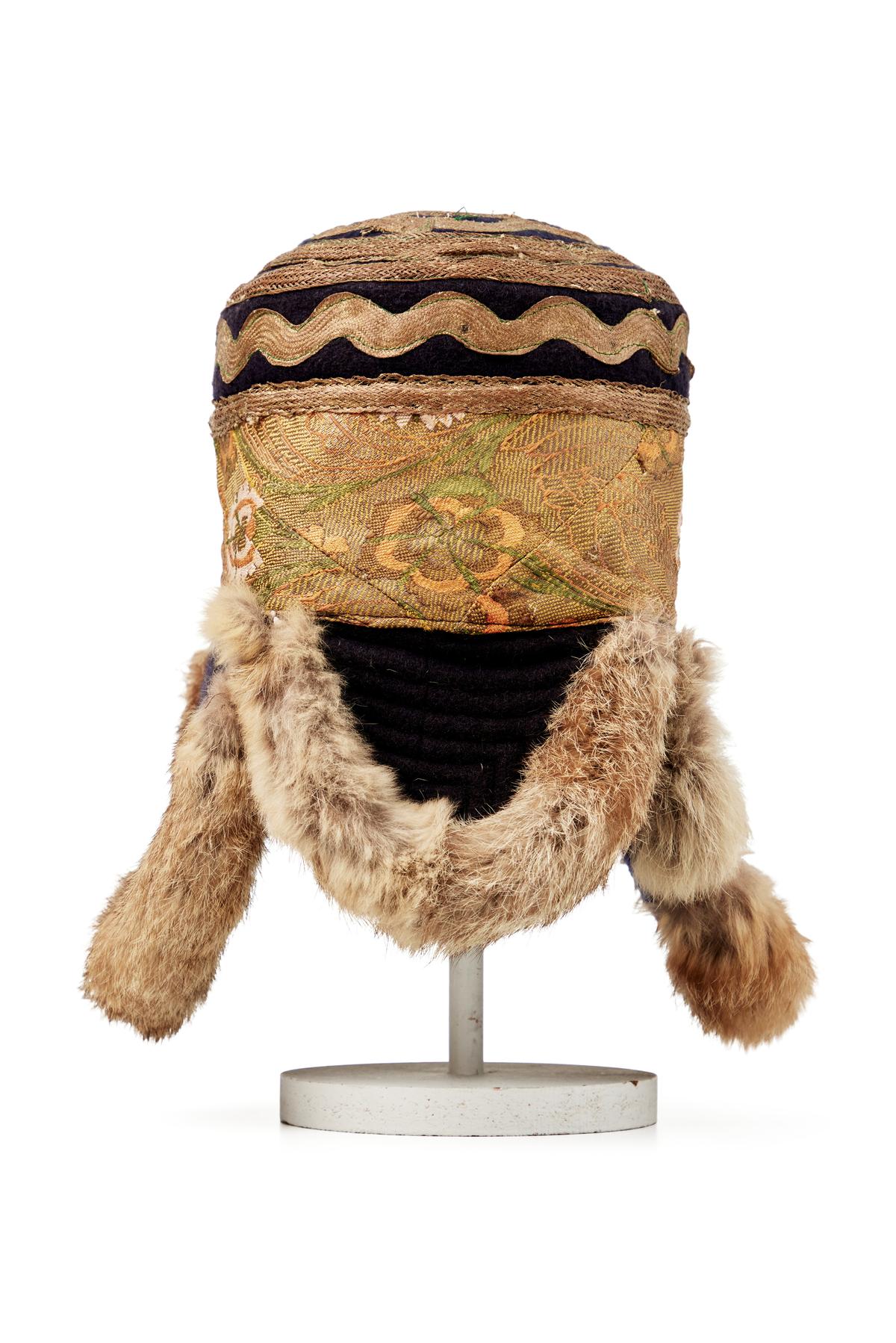 Powerhouse Collection - ⁨Mens hat from Tibet⁩, c. 1960 display picture 3