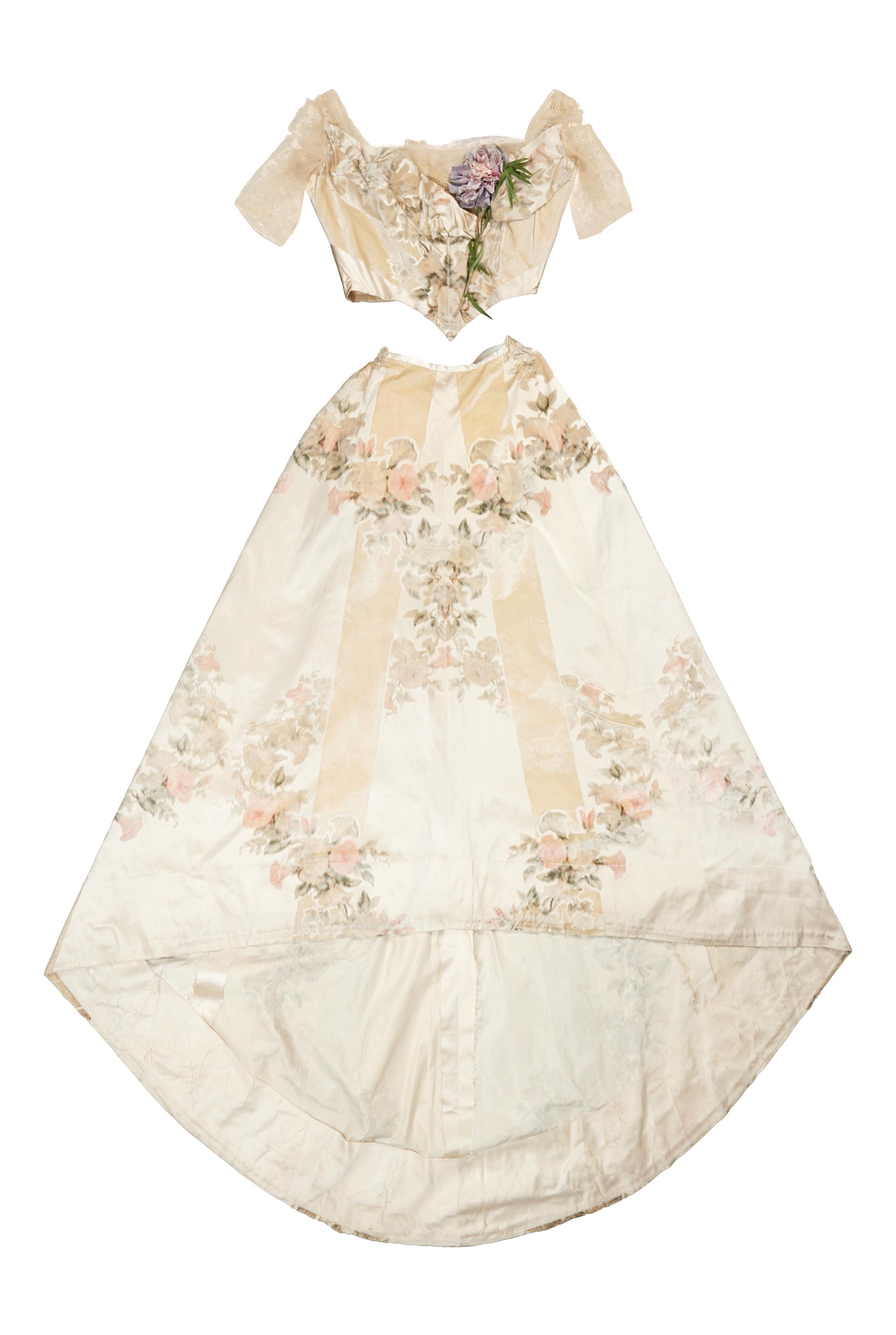 Powerhouse Collection - Womens evening dress by House of Worth, c. 1900 Powerhouse Collection - Womens evening dress by House of Worth, c. 1900