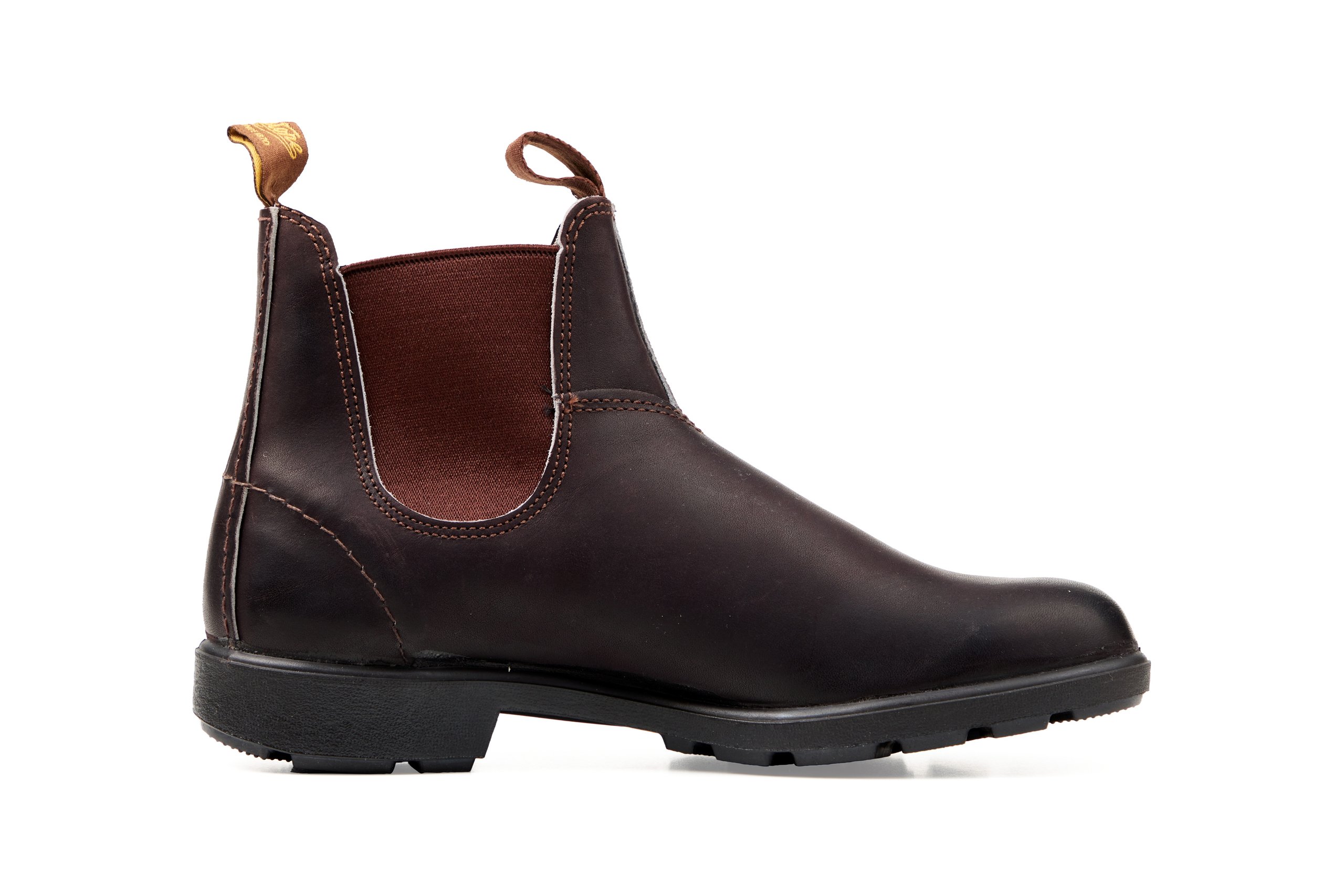 Pair of '505' unisex boots with shoebox by Blundstone