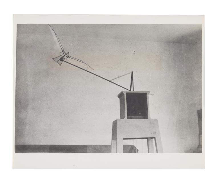 Photograph of Lawrence Hargrave's whirling machine