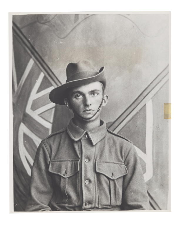 Photograph of Geoffrey Hargrave in an Australian Imperial Forces uniform